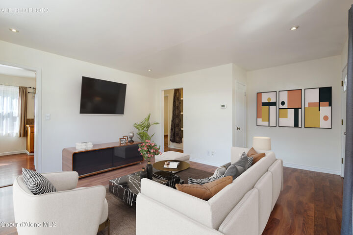 Property Photo:  313 E Larch Ave  ID 83849 