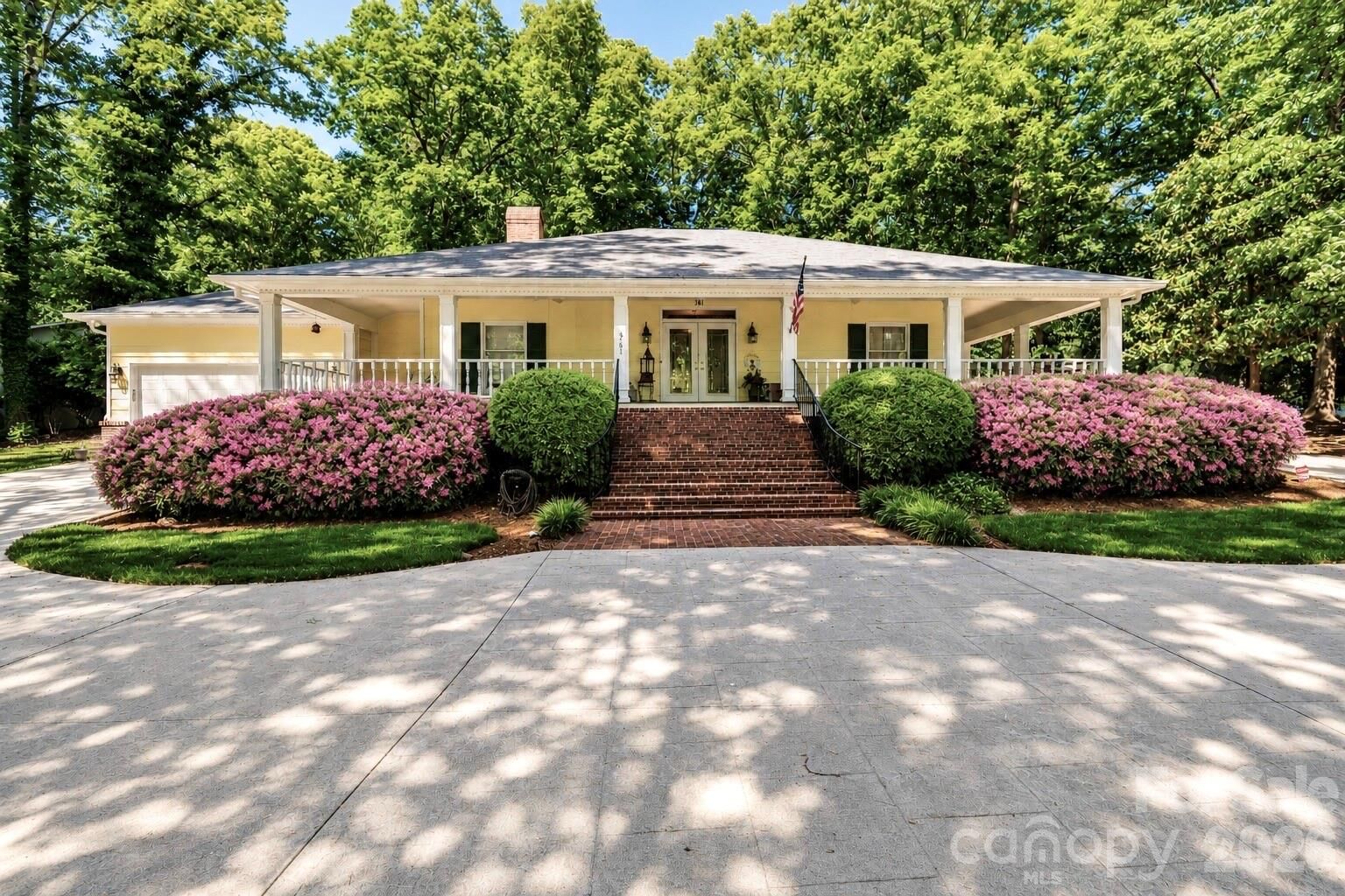 Property Photo:  361 Gleneagles Road W  NC 28625 