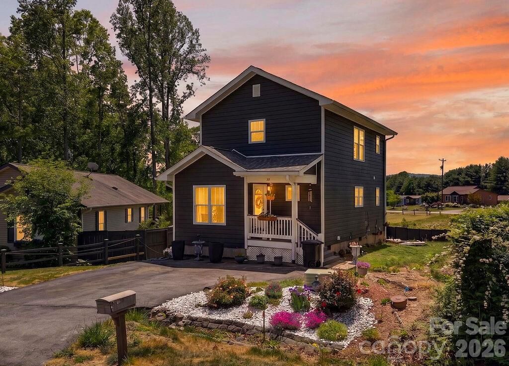 Property Photo:  100 Victoria Springs Drive  NC 28731 