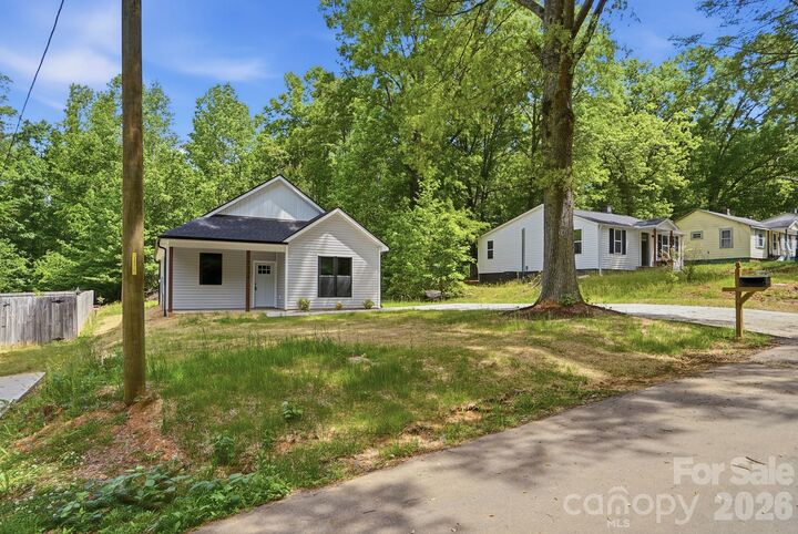 Property Photo:  1230 Wilmington Avenue  NC 28677 