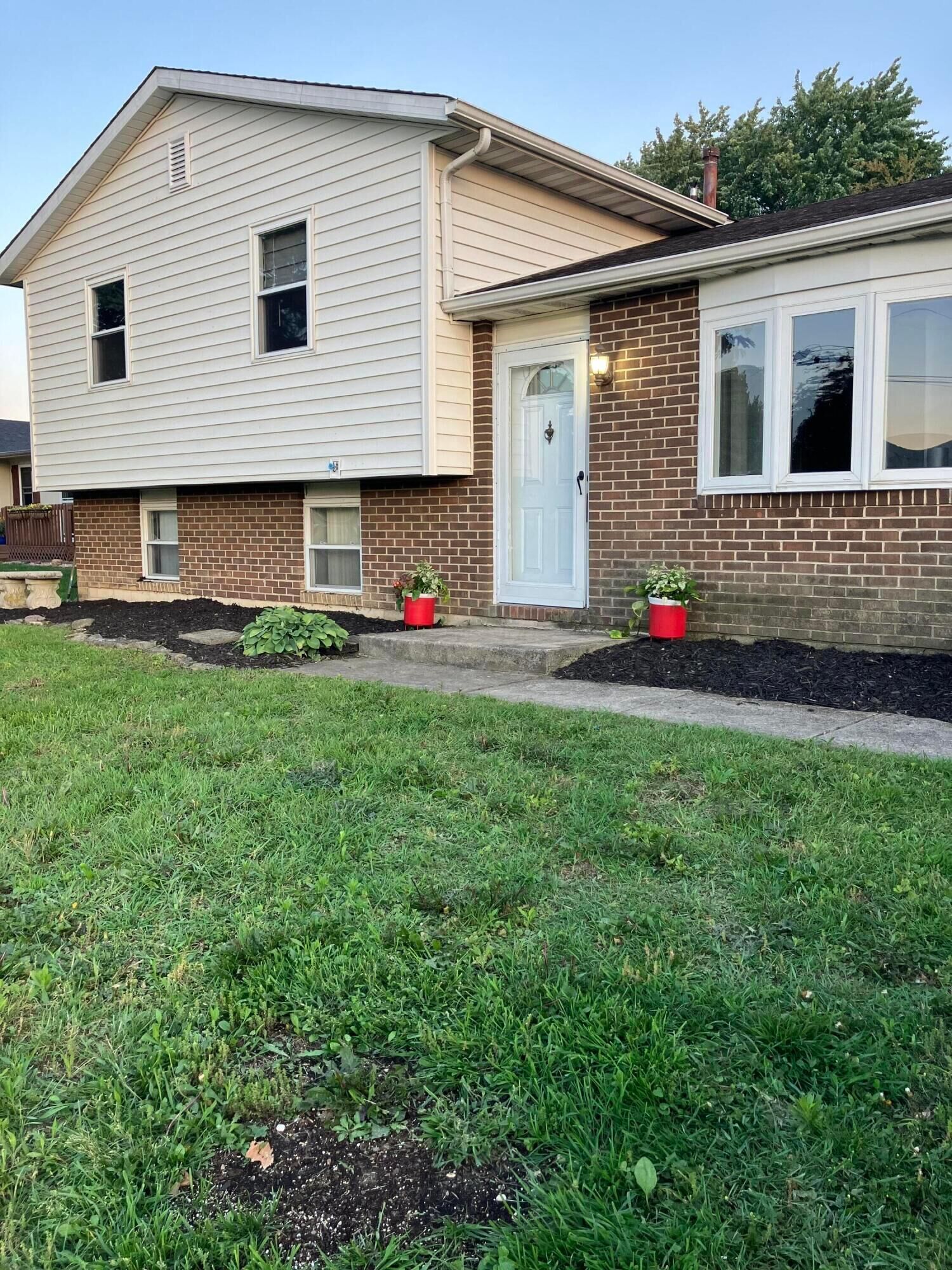 Property Photo:  333 Chapelfield Road  OH 43230 