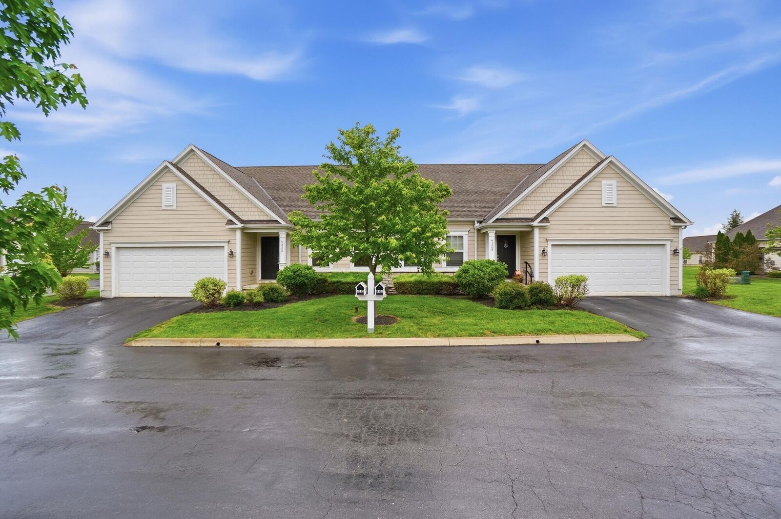 Property Photo:  4332 Ahwick Green  OH 43026 