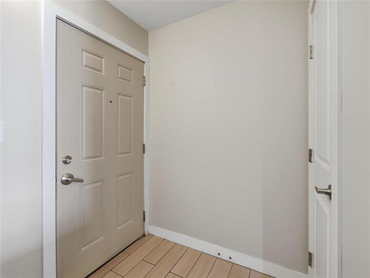 Property Photo:  235 Bridgeland Drive  MB R3Y 0T7 
