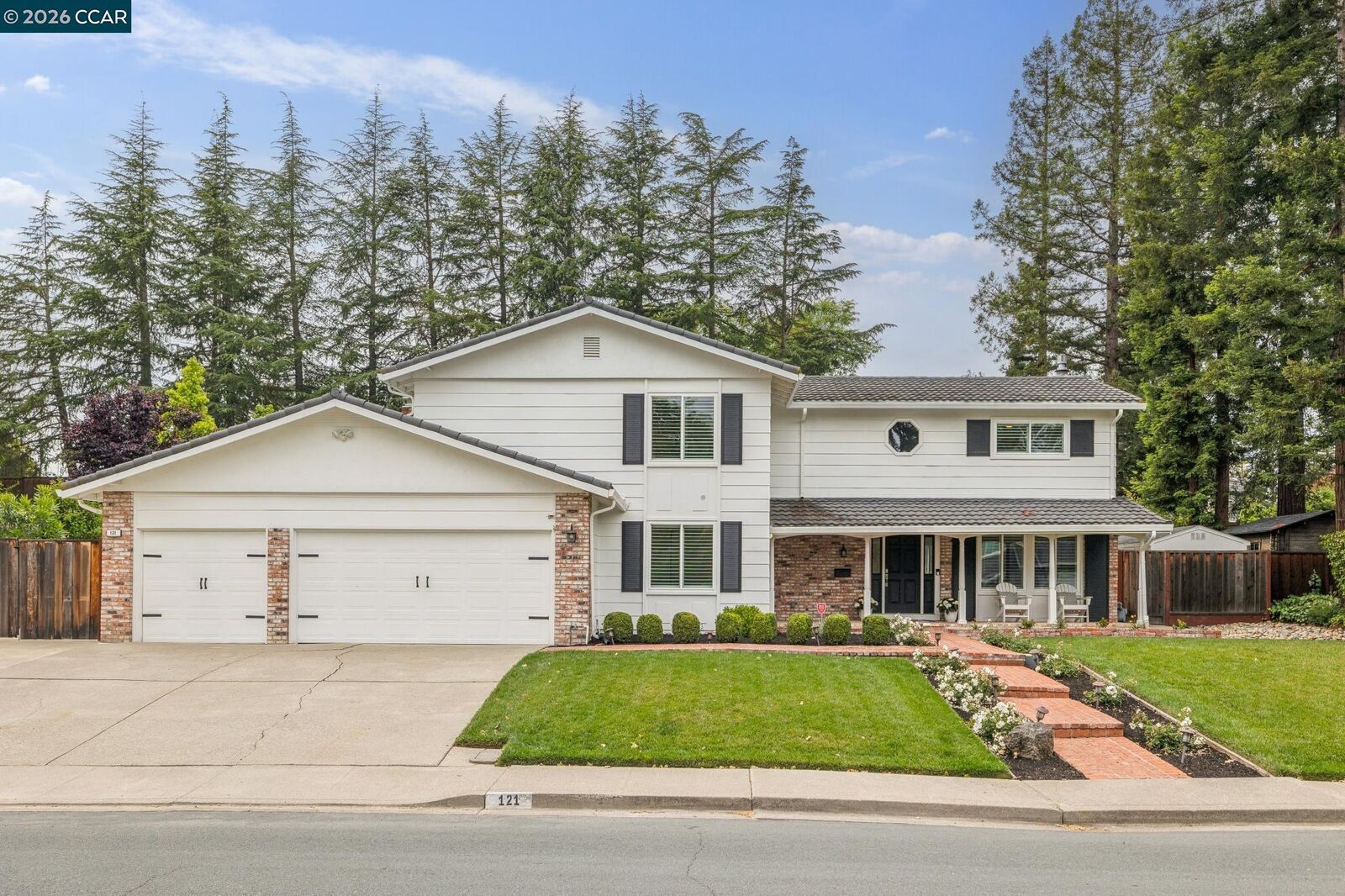 Property Photo:  121 Castleford Cir  CA 94526 