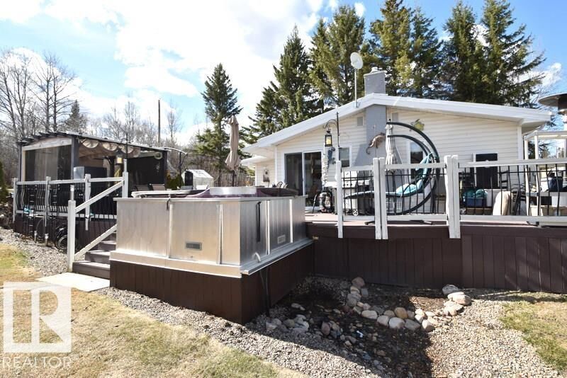 Property Photo:  64 Robin Lane (Mewatha Beach)  AB T0A 0M0 