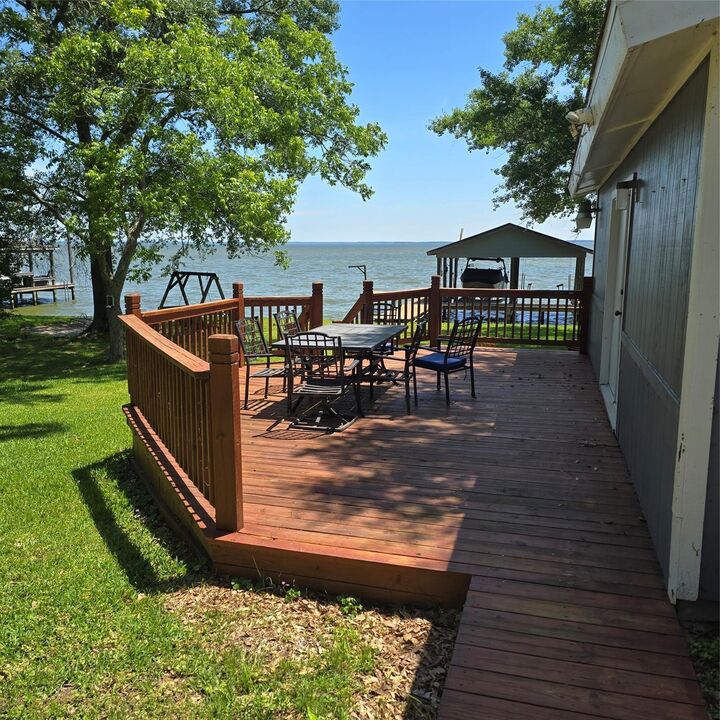 Property Photo:  275 Sam Houston Loop  TX 77364 