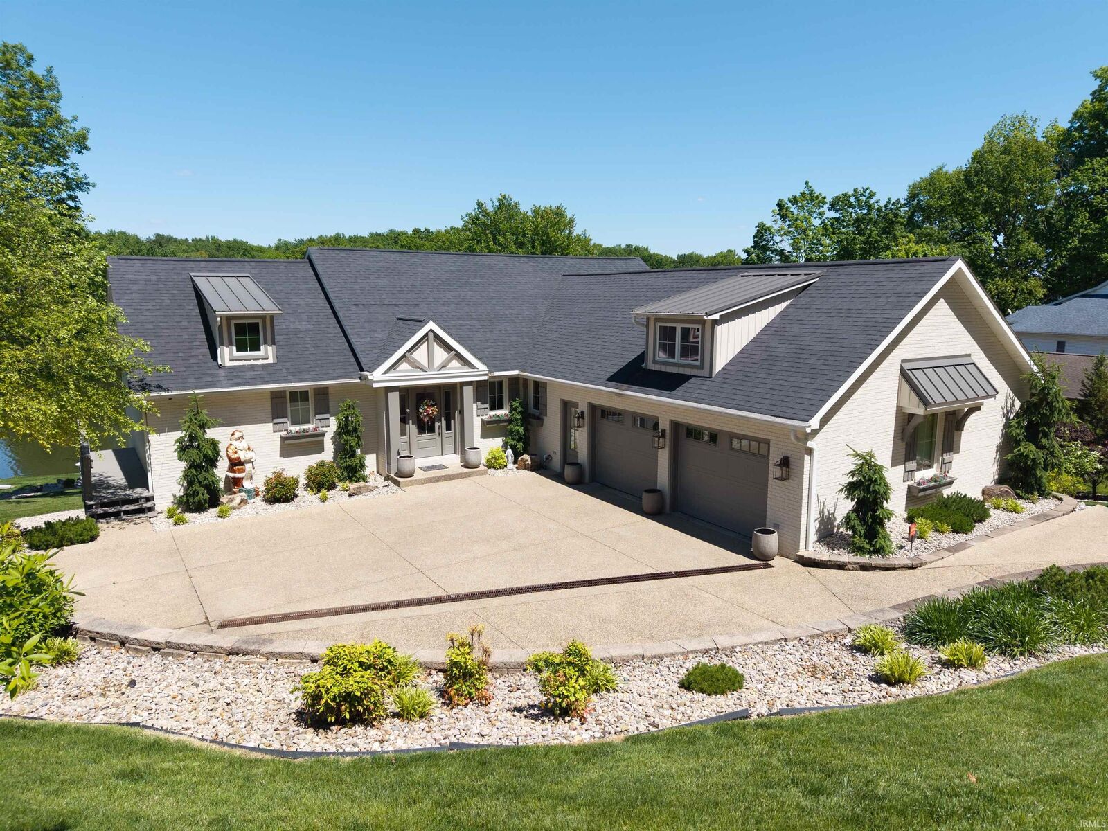 Property Photo:  464 W Prancer Dr N  IN 47579 