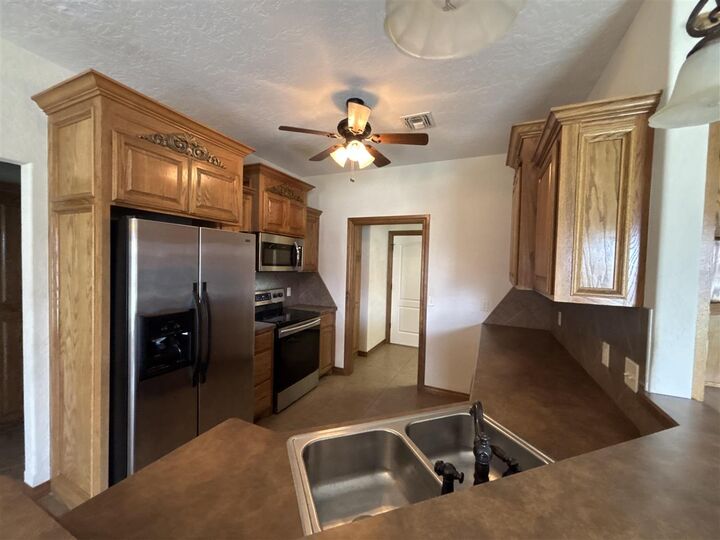 Property Photo:  1215 Hershel Dr  OK 73538 