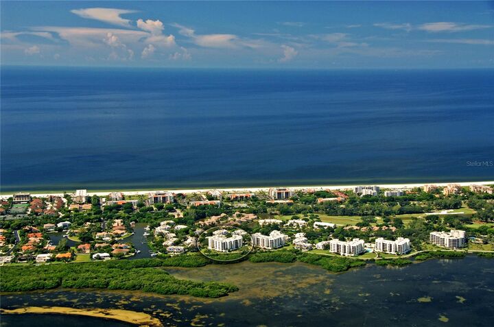 Property Photo:  1930 Harbourside Drive 122  FL 34228 