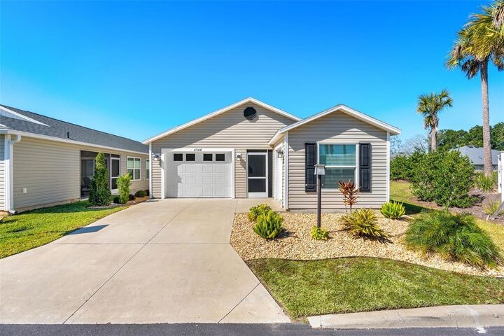 Property Photo: 4346 Helena Terrace FL 32163
