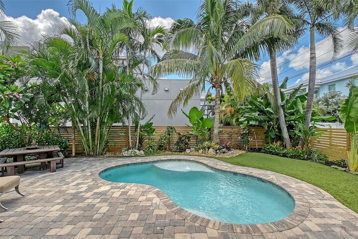 Property Photo:  1738 Siesta Drive  FL 34239 