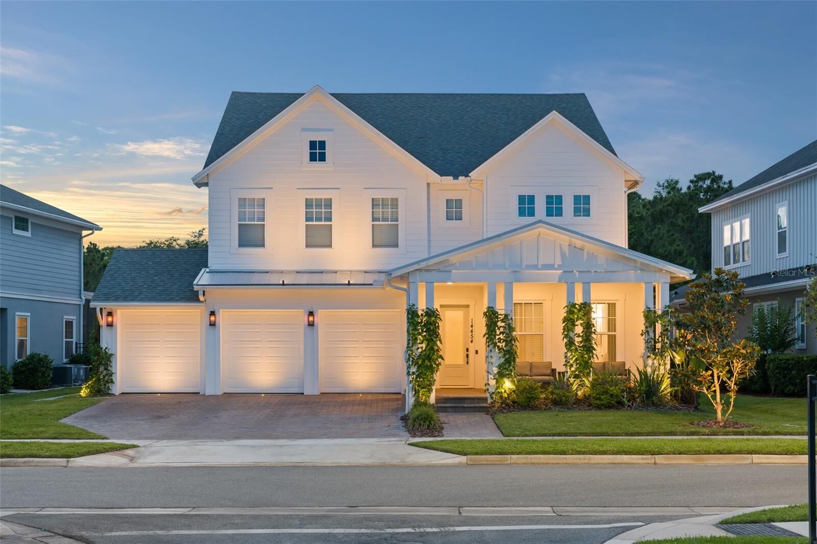 Property Photo: 14454 Haroche Avenue FL 32827