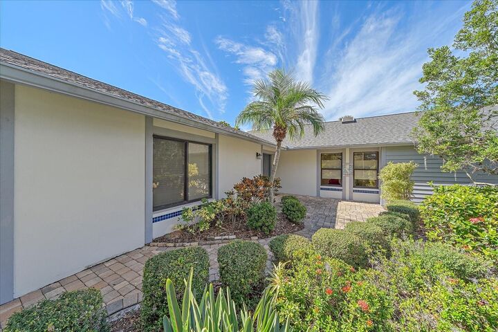 Property Photo: 1684 Pintail Way FL 34231