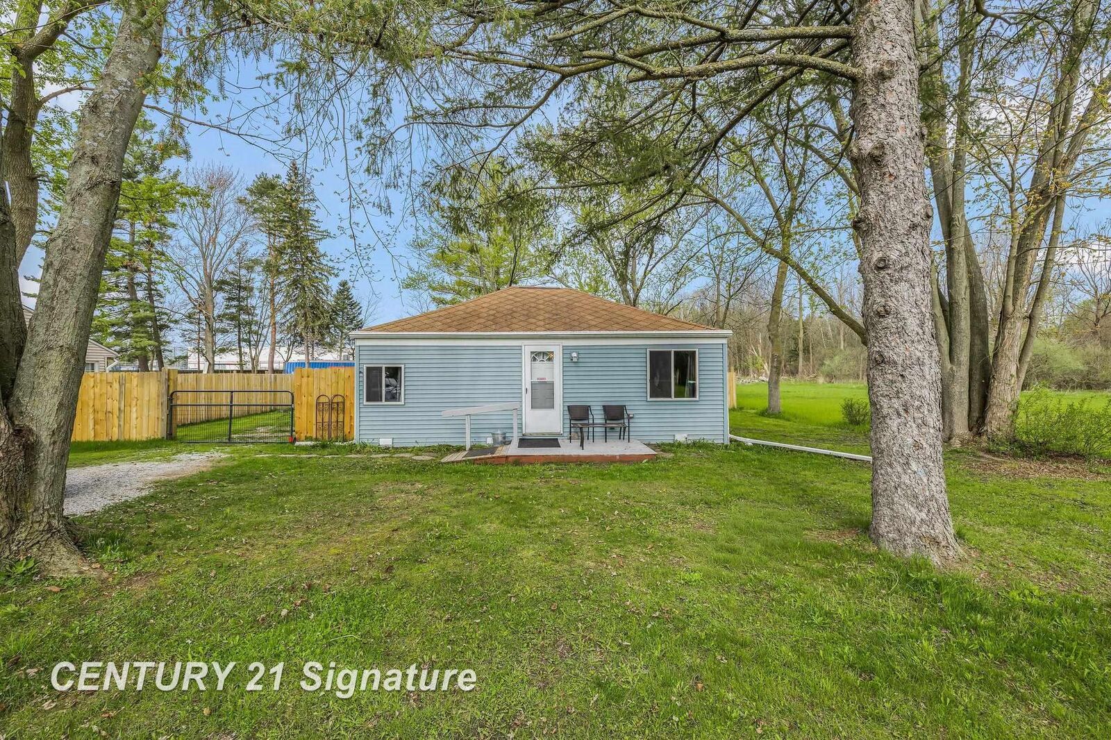 Property Photo: 223 Harrison Drive MI 48609