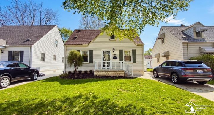 Property Photo:  3457 Woodside Drive  MI 48124 