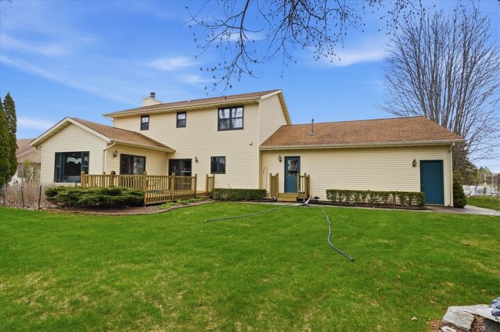 Property Photo: 2146 Waverly Ct WI 53083
