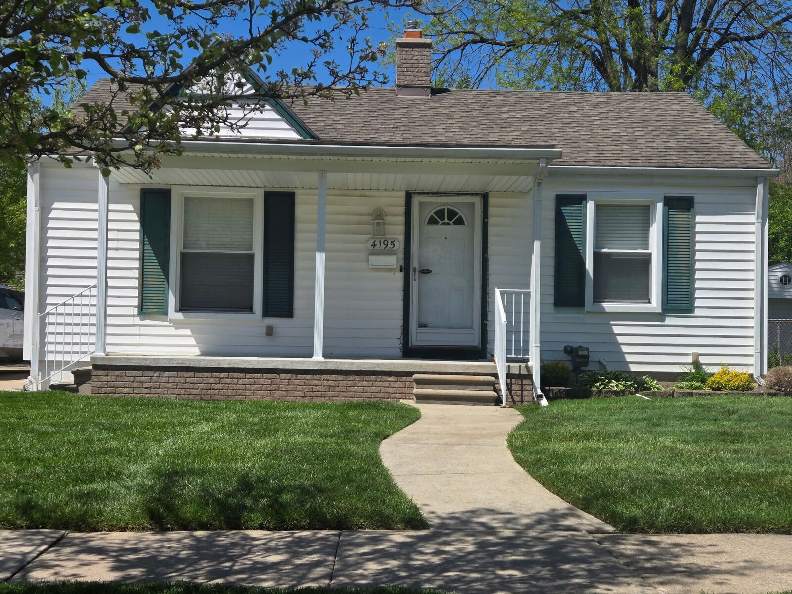 Property Photo:  4195 Griffith Avenue  MI 48072 