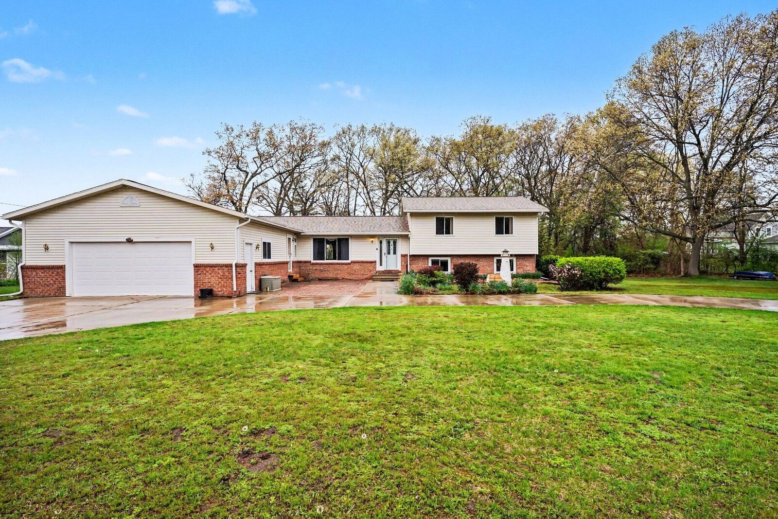 Property Photo:  15378 McLeans  MI 49456 
