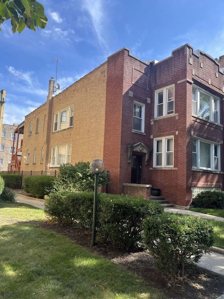 Property Photo:  8019 S Vernon Avenue 2  IL 60619 