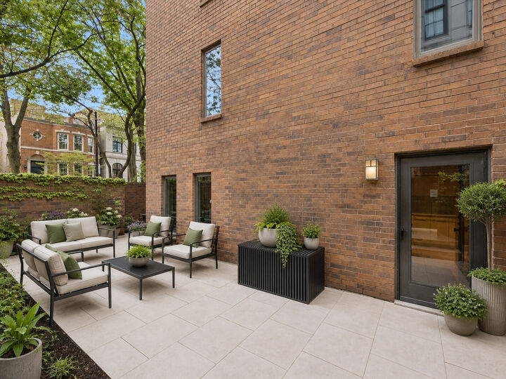 Property Photo:  1926 N Mohawk Street 12  IL 60614 