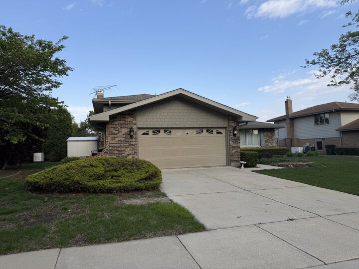 Property Photo: 17413 Mulberry Avenue IL 60487