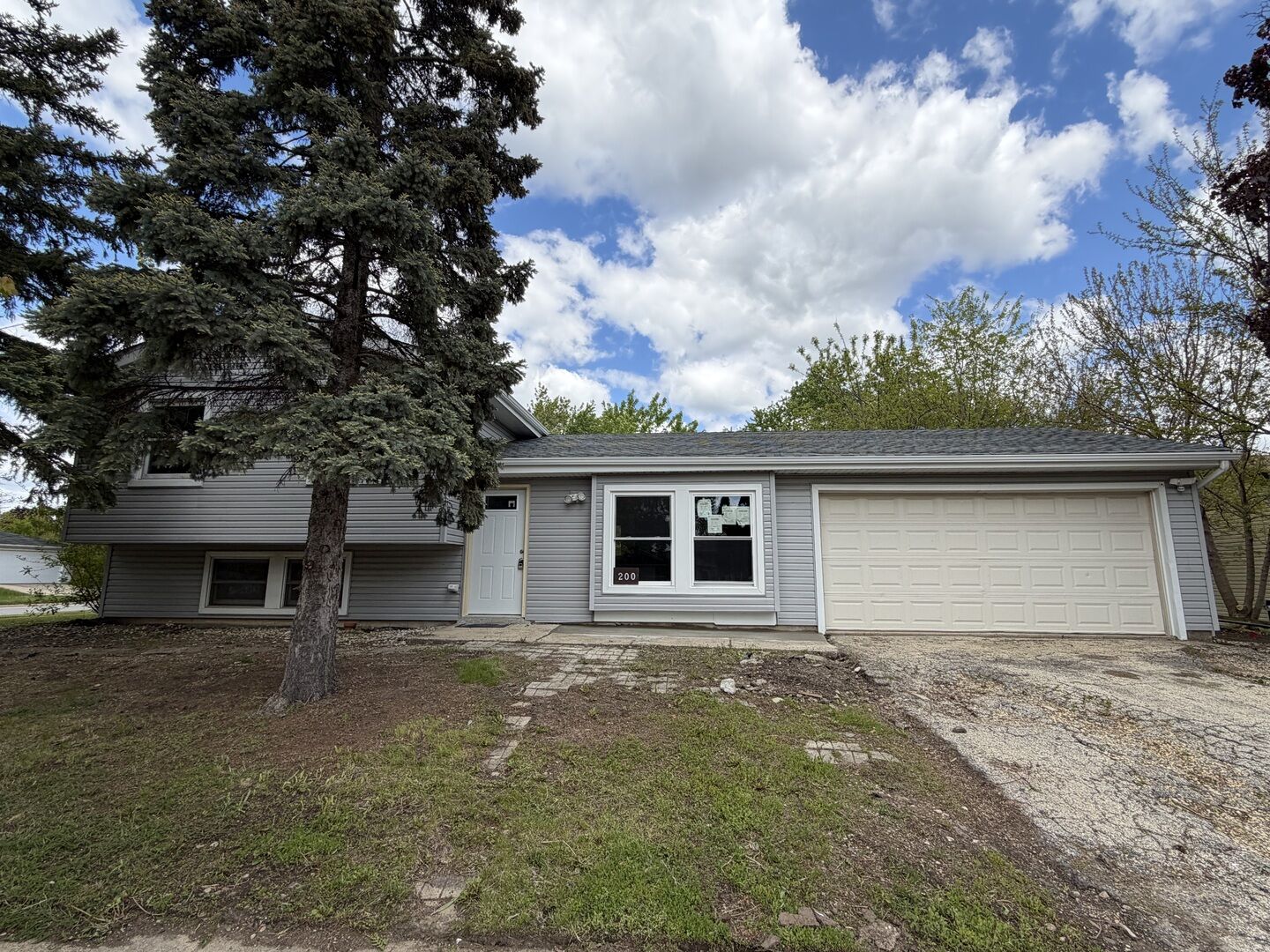 Property Photo:  200 Lee Lane  IL 60440 