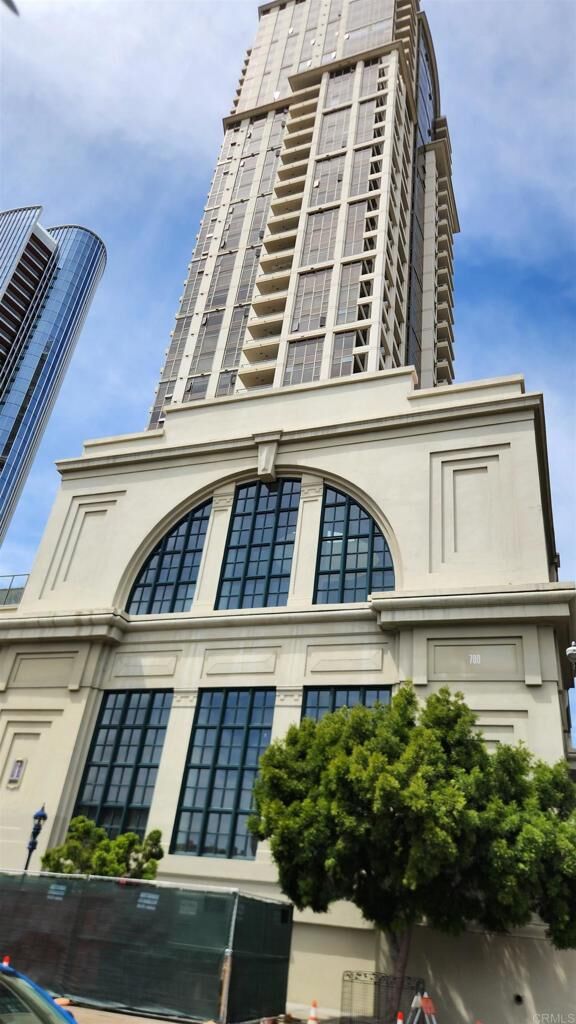 Property Photo:  700 W E Street 2805  CA 92101 