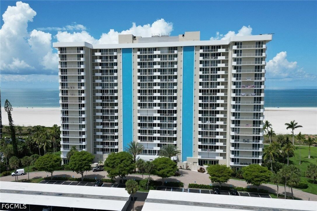 Property Photo:  140 Seaview Ct Seaview Court 1504  FL 34145 