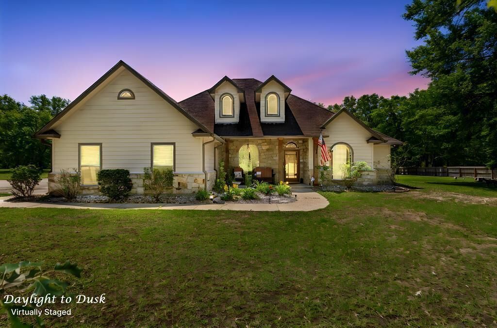 Property Photo: 1171 Old Ewing Road TX 75901