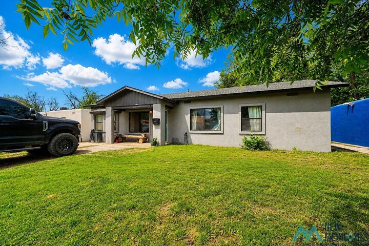 Property Photo:  1018 N Sixth Street  NM 88220 