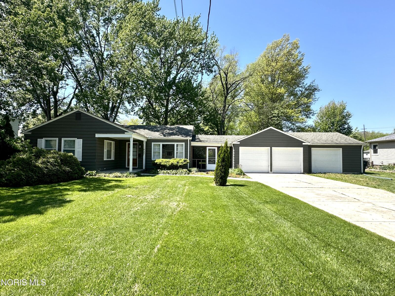 Property Photo:  937 Fairview Avenue  OH 43402 
