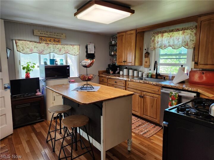 Property Photo:  6018 Mayburn Barclay Road  OH 44417 