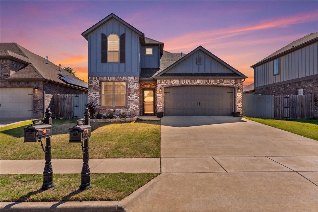 Property Photo:  1501 Canal Street  AR 72745 