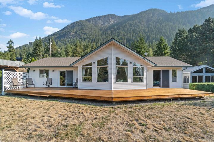 760 Mobley Road — photo 1