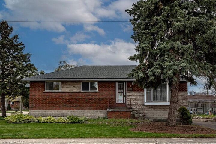 Property Photo:  14 Callie Road  ON L9A 1Z4 