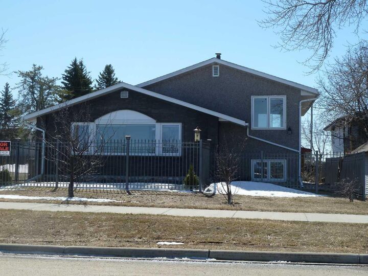 10417 Churchill Drive — photo 1