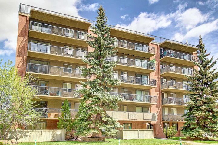 Property Photo: 1320 12 Avenue SW 606 AB T3C 3R6