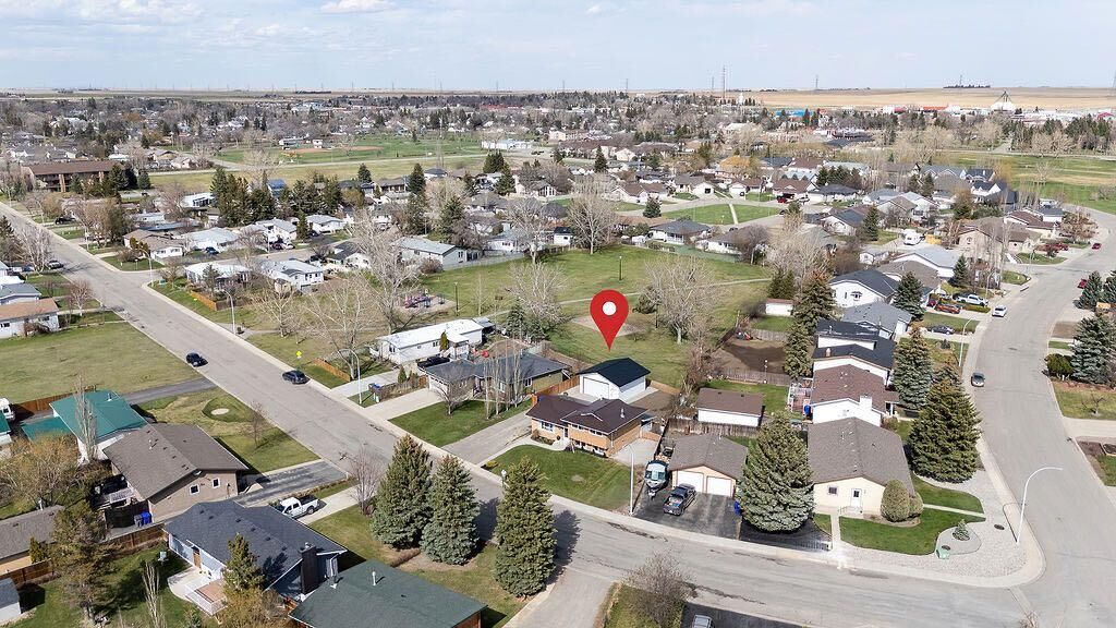 Property Photo: 47 Willow Road AB T0L 0T0