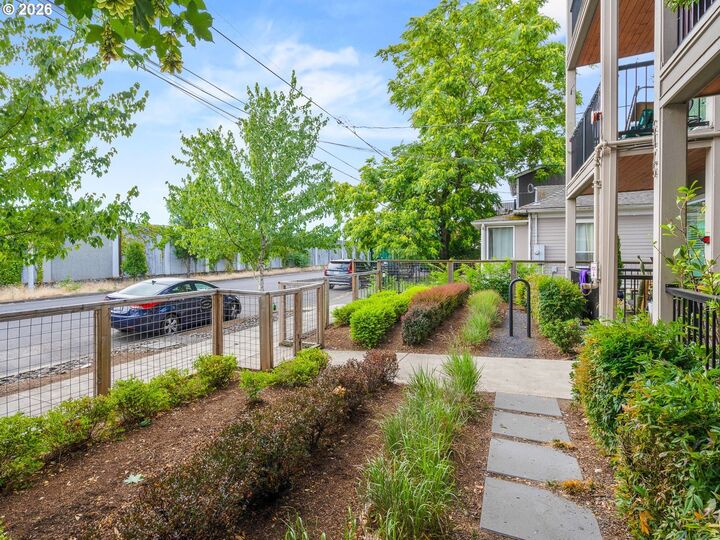 Property Photo: 5425 N Minnesota Ave 6 OR 97217