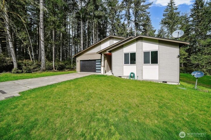 Property Photo:  11714  Lake Place  WA 98303 