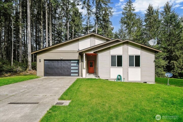 Property Photo: 11714 Lake Place WA 98303
