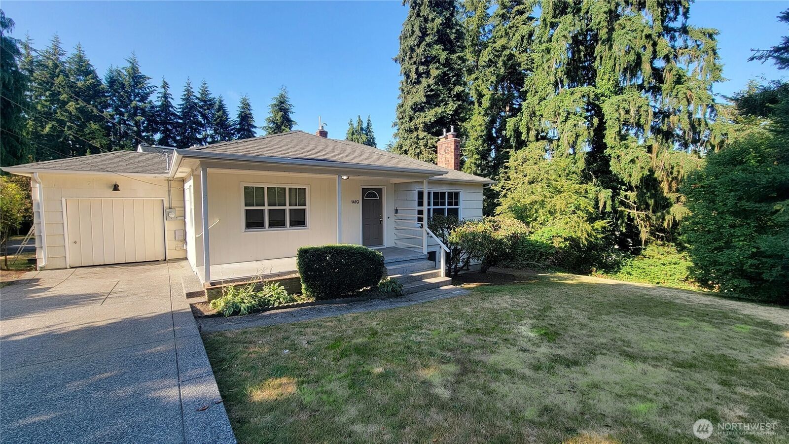 Property Photo:  1419  108th Avenue SE  WA 98004 