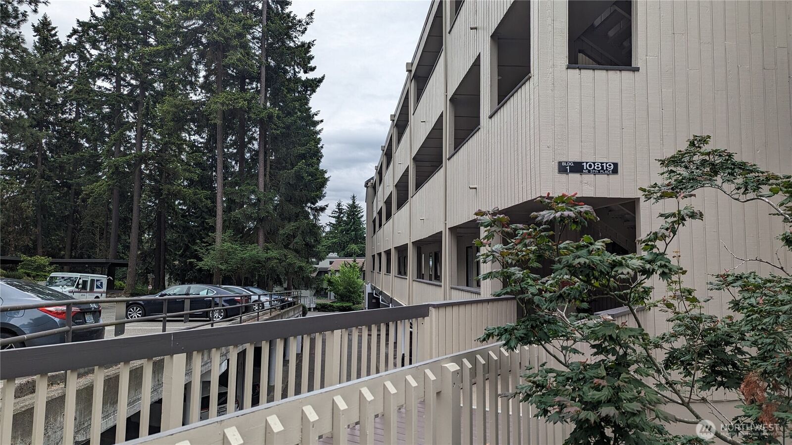 Property Photo:  10819 NE 37th Place 107  WA 98004 