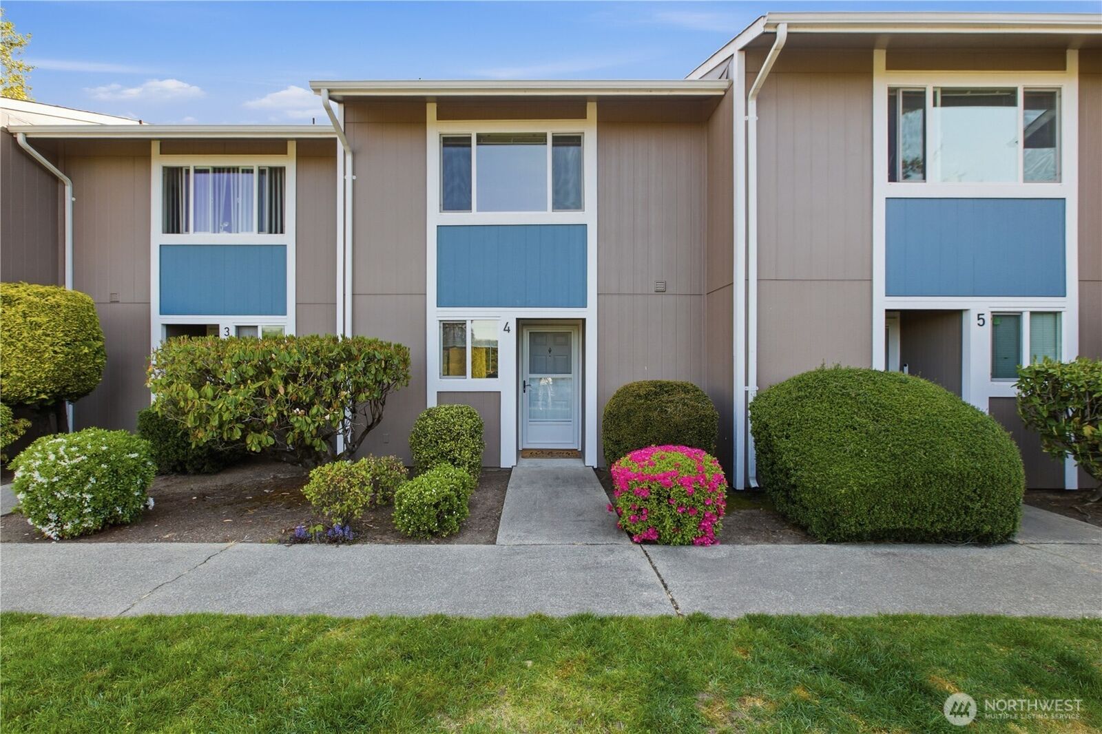 Property Photo: 25426 106th Avenue SE C4 WA 98030