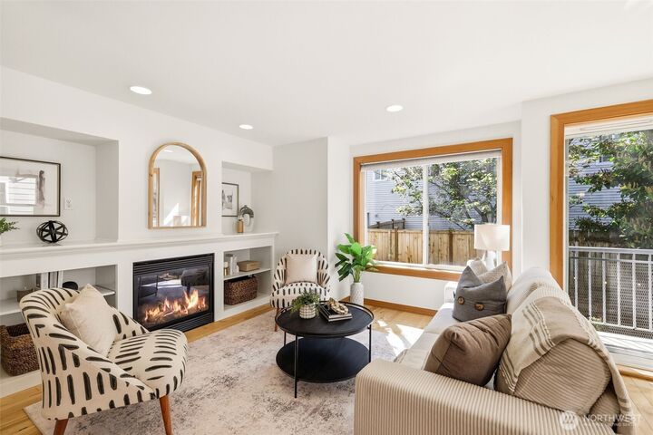 Property Photo:  9243  Ashworth Avenue N B  WA 98103 