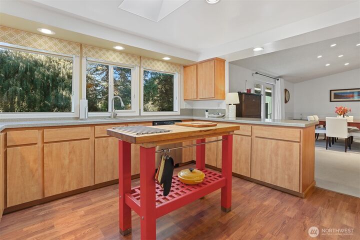 Property Photo:  922  240th Place SW  WA 98021 