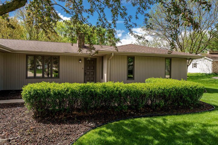 Property Photo: 11891 Tresemer Road IL 61073