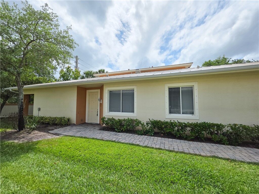 Property Photo:  2565 Langrove Lane SW  FL 32962 