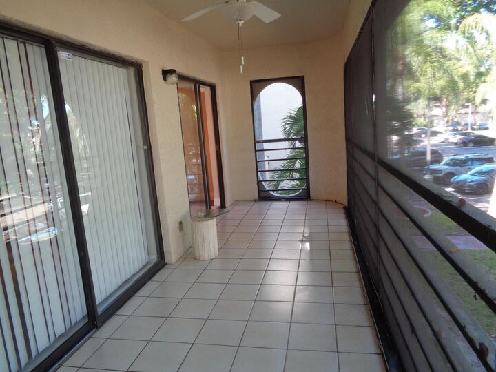 Property Photo:  6328 W Longboat Ln Lane W 201  FL 33433 