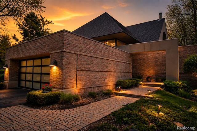 Property Photo:  5044 Christy Court  MI 48098 